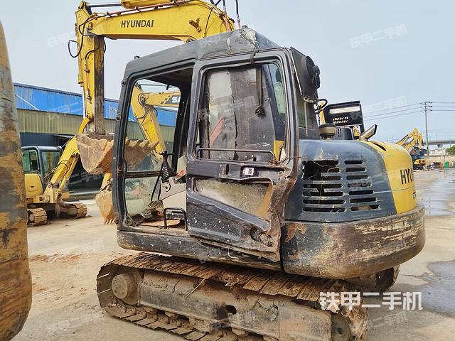 現(xiàn)代R80-7挖掘機(jī)