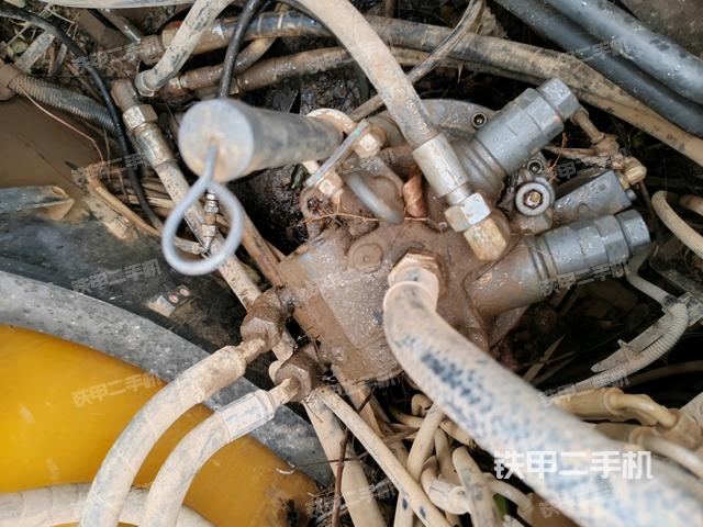 气门室盖螺丝特写（上车部件）