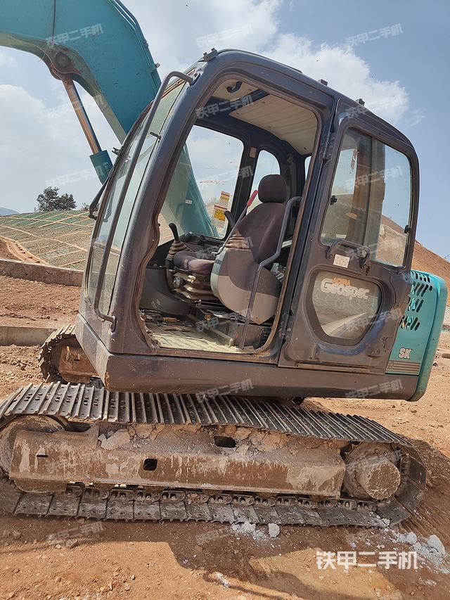 驾驶室整体（整机外观）