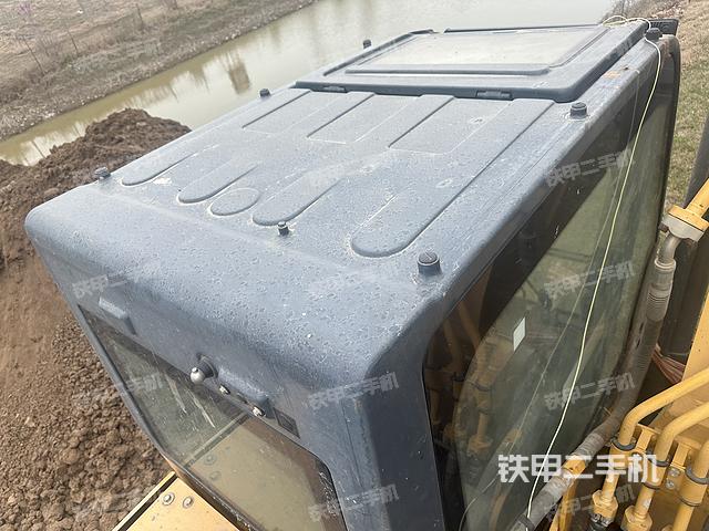 驾驶室顶部（整机外观）