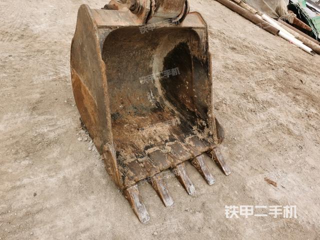 鏟斗右后整體（工作和回轉(zhuǎn)裝置）