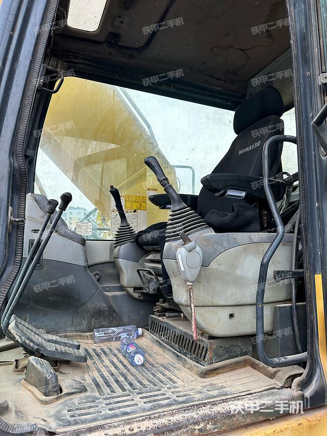 驾驶室整体（整机外观）