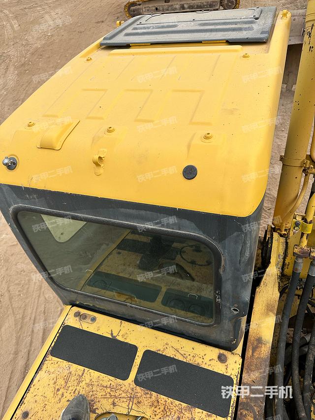 驾驶室顶部（整机外观）