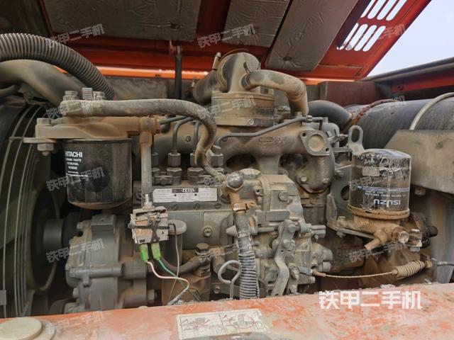 發(fā)動(dòng)機(jī)室（上車(chē)部件）