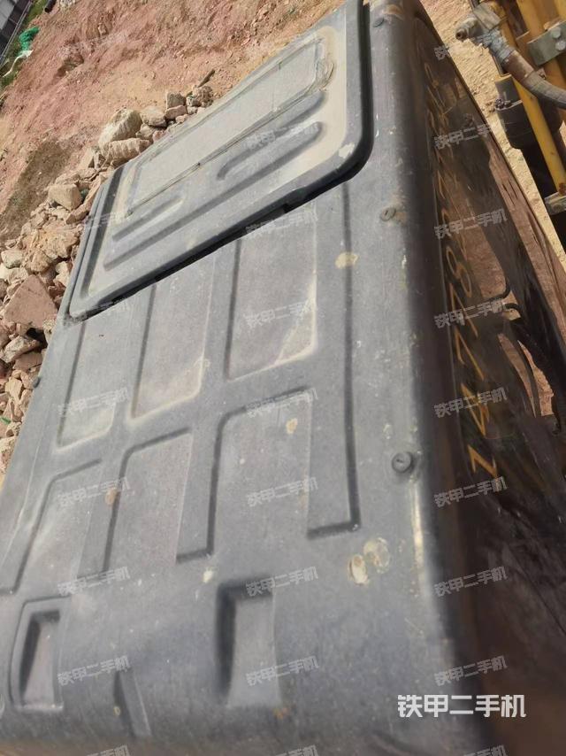 驾驶室顶部（整机外观）