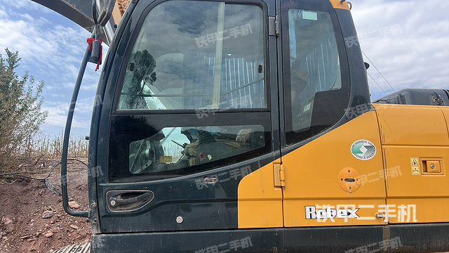 驾驶室整体（整机外观）