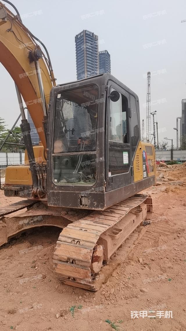 雷沃重工FR130E挖掘机