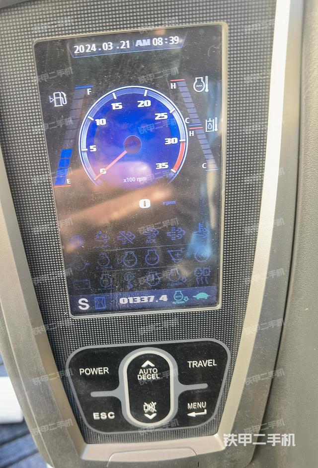 驾驶室整体（整机外观）