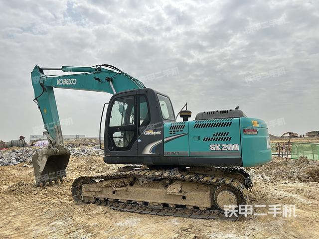 神钢SK210LC-8挖掘机