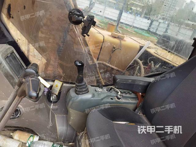 驾驶室整体（整机外观）