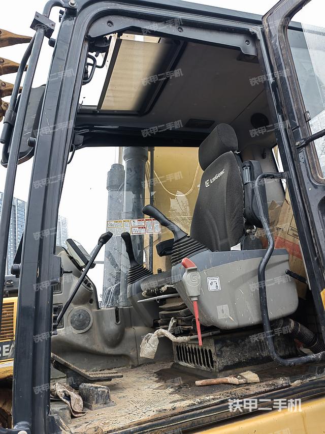 驾驶室整体（整机外观）