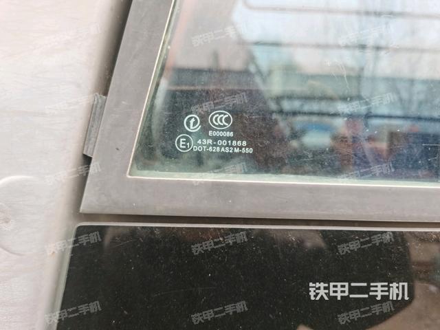 左后方玻璃角標(biāo)（駕駛室部分）