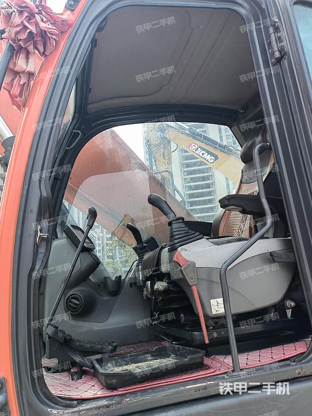 驾驶室整体（整机外观）