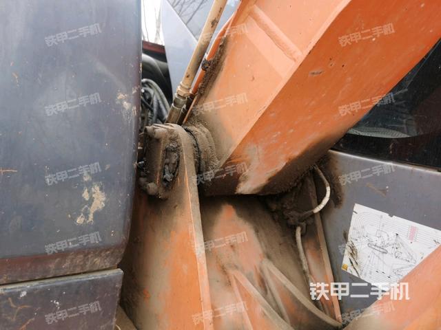 大臂根部?斜（工作和回轉(zhuǎn)裝置）