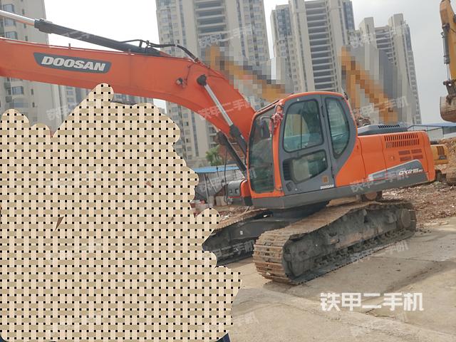 斗山DX215-9C挖掘机