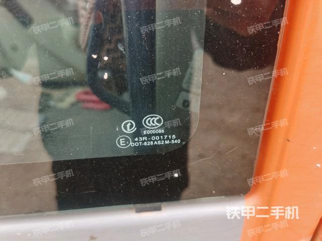 右側(cè)玻璃角標(biāo)（駕駛室部分）