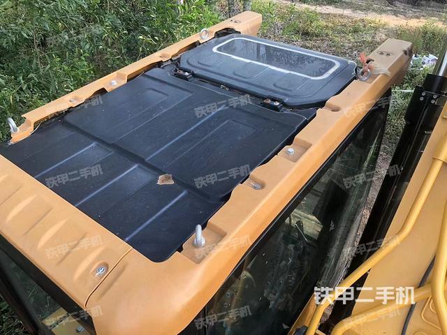 驾驶室顶部（整机外观）