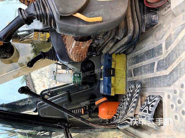 驾驶室整体（整机外观）