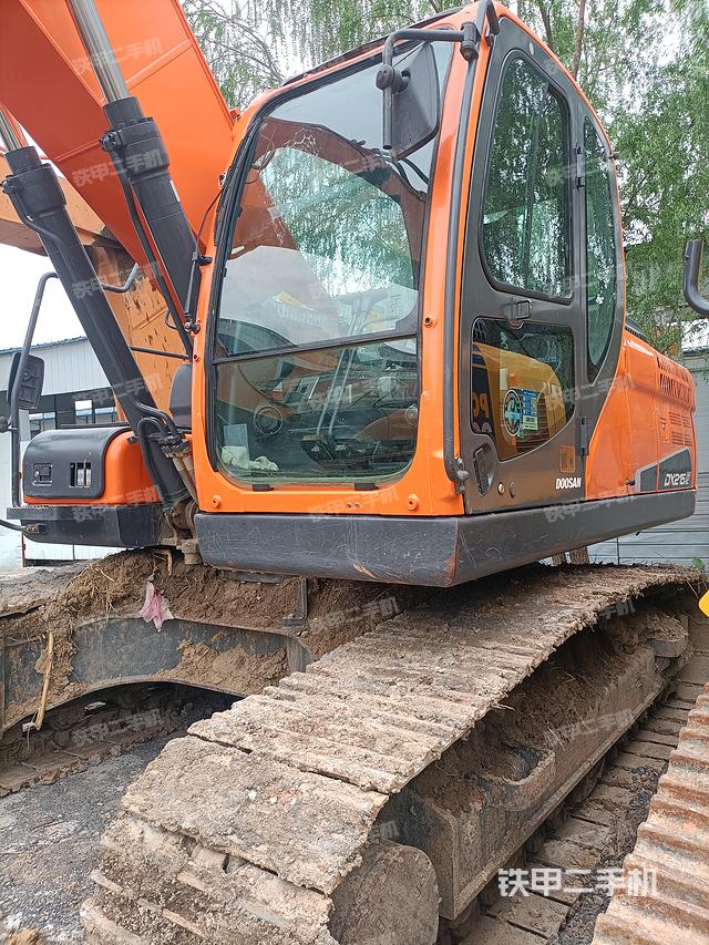 驾驶室整体（整机外观）