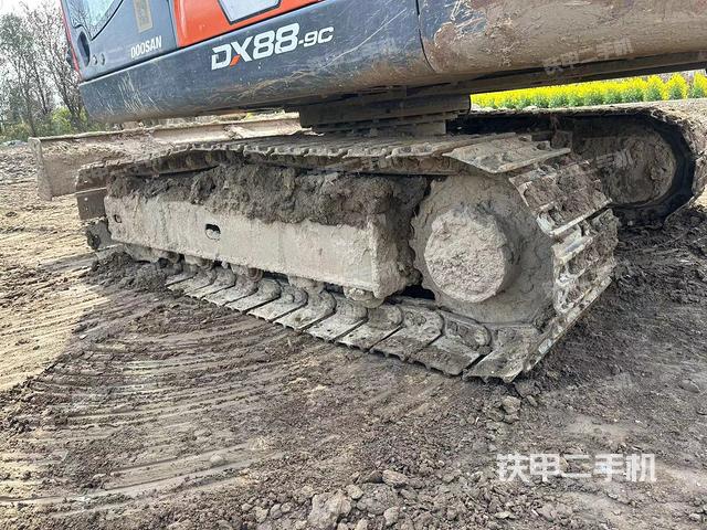 单侧履带整体（整机外观）