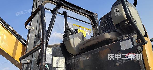 驾驶室整体（整机外观）