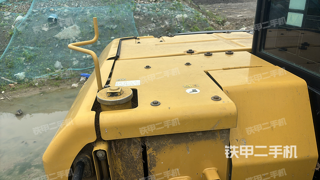 回转马达和主控阀（整机外观）