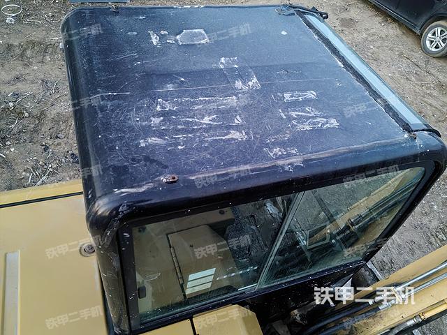 驾驶室顶部（整机外观）