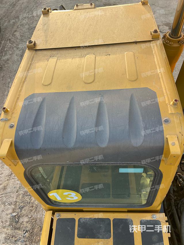 驾驶室顶部（整机外观）