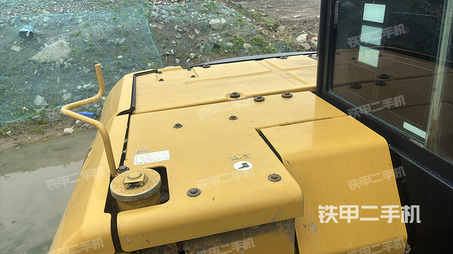 驾驶室顶部（整机外观）