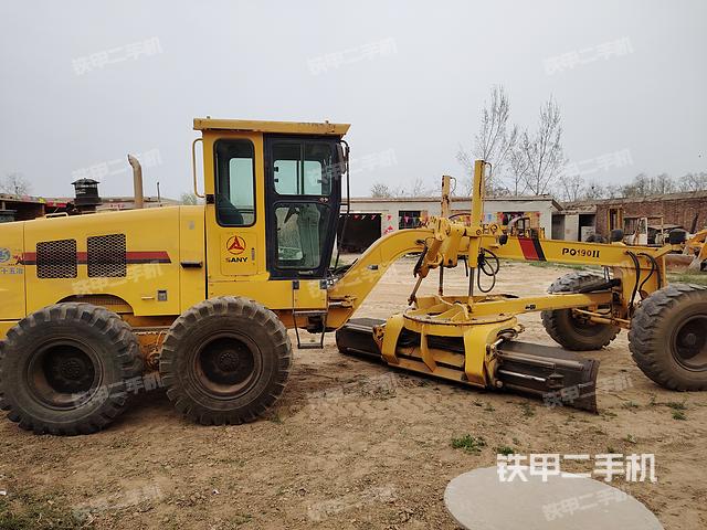 整机右侧（设备外观及核心部件）