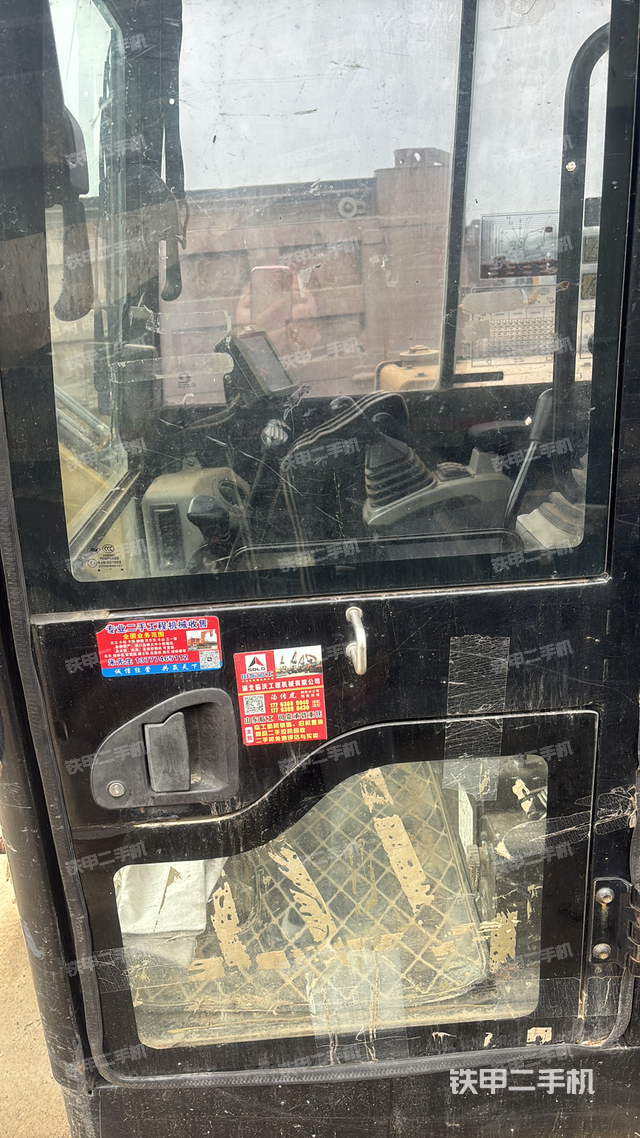 驾驶室整体（整机外观）