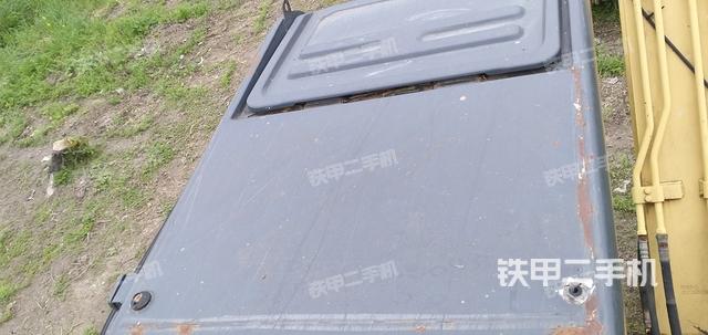 驾驶室顶部（整机外观）