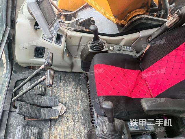 驾驶室整体（整机外观）