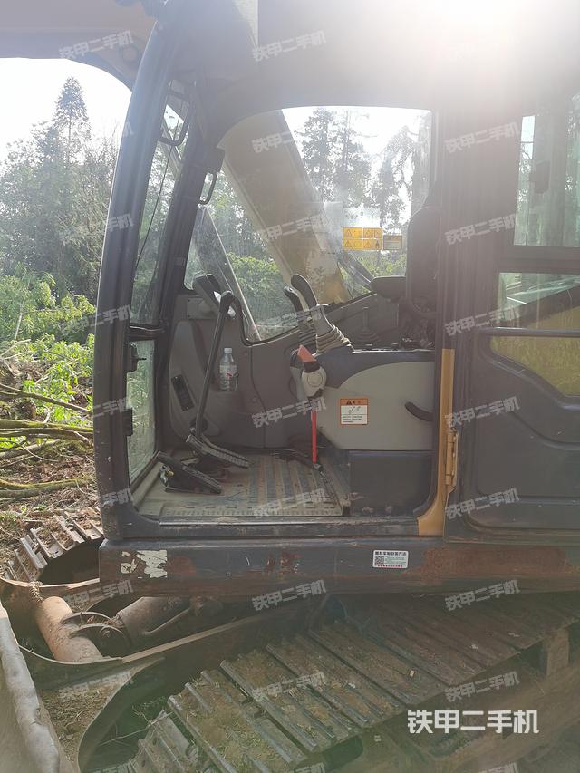 驾驶室整体（整机外观）