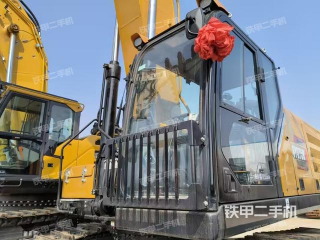 驾驶室整体（整机外观）