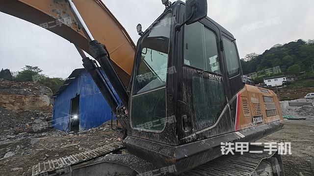 驾驶室整体（整机外观）