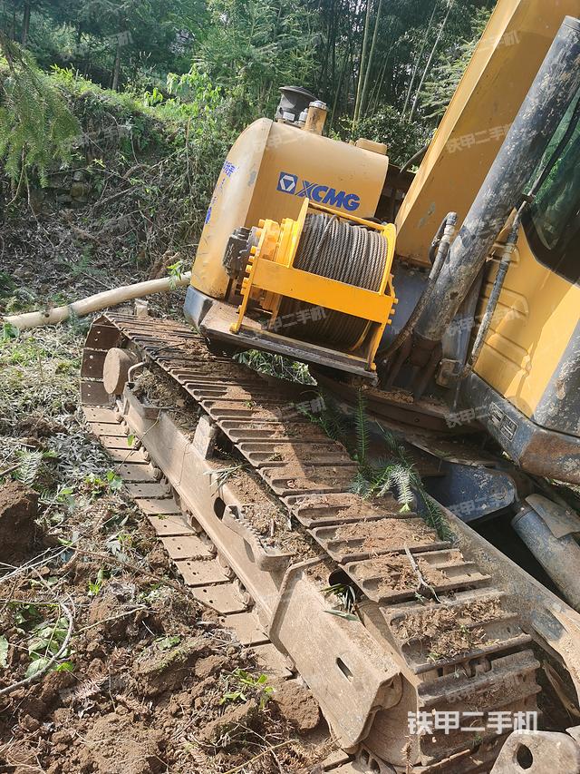 回转马达和主控阀（整机外观）