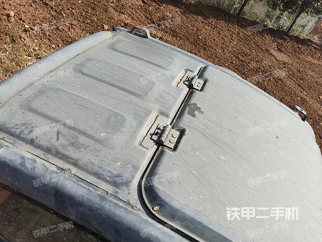 驾驶室顶部（整机外观）