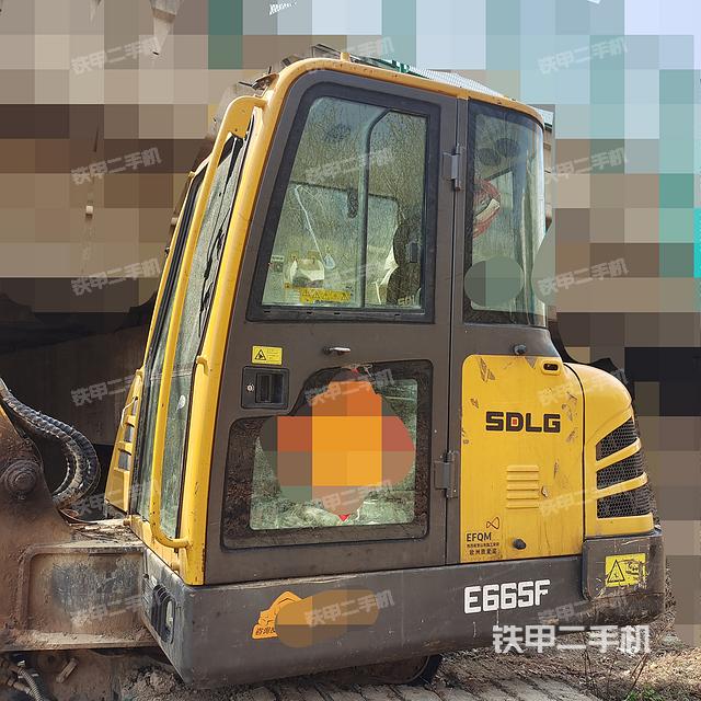 驾驶室整体（整机外观）