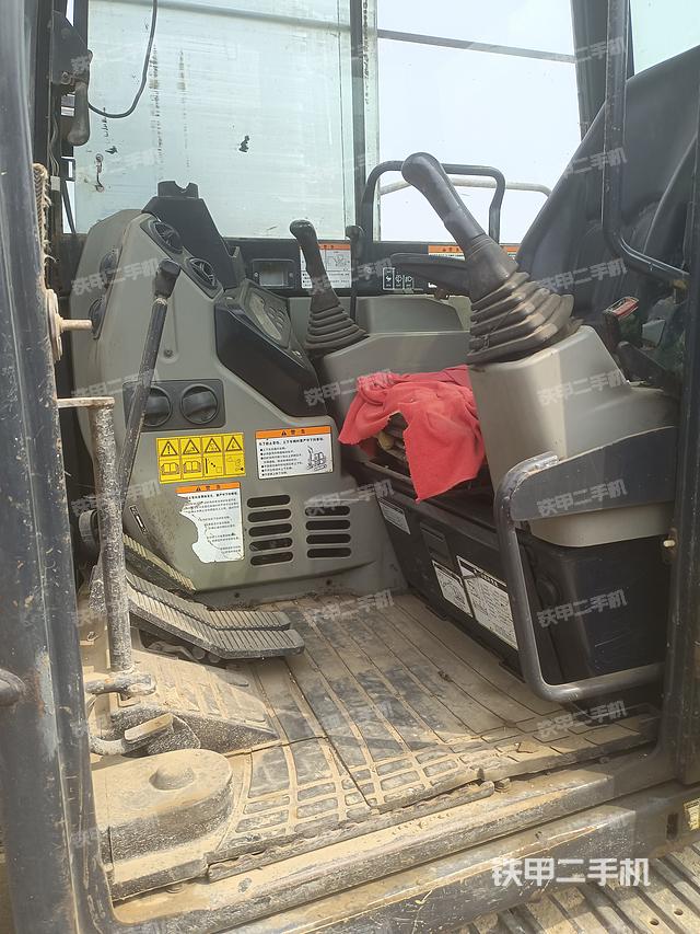 驾驶室整体（整机外观）