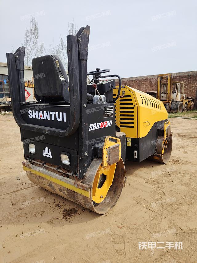 整机右后45°（设备外观及核心部件）