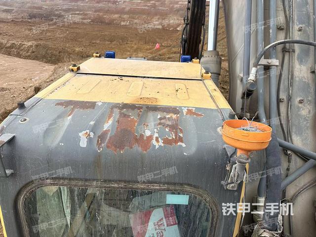 驾驶室顶部（整机外观）