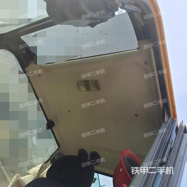 驾驶室顶部（整机外观）