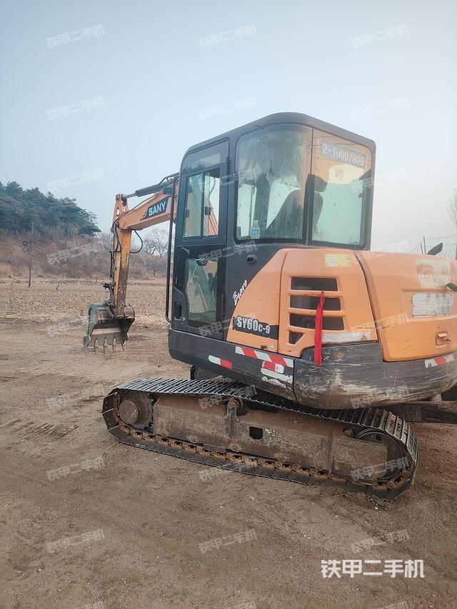 驾驶室顶部（整机外观）