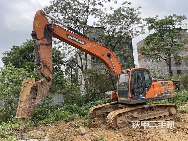 斗山DX220LC-9C挖掘机