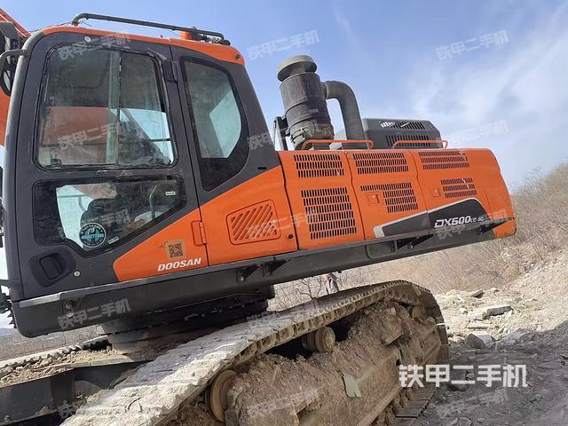 驾驶室整体（整机外观）