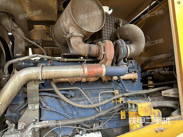 发动机右侧（整机外观及大件）