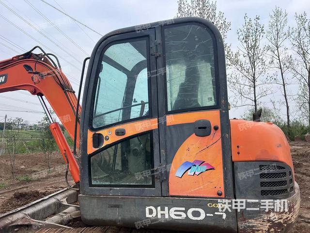  驾驶室正侧（驾驶室部分）