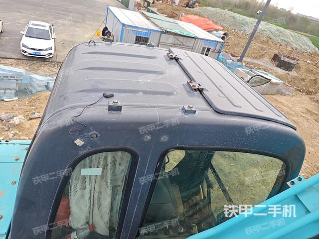 驾驶室顶部（整机外观）