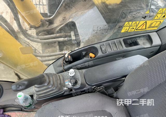 驾驶室整体（整机外观）